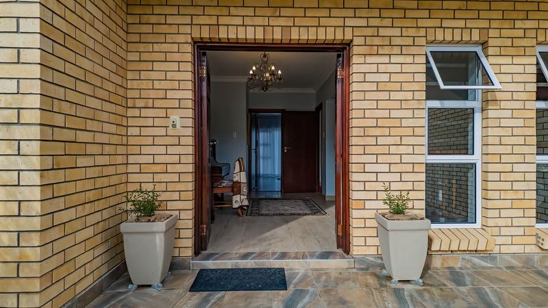 9 Bedroom Property for Sale in Outeniqua Strand Western Cape